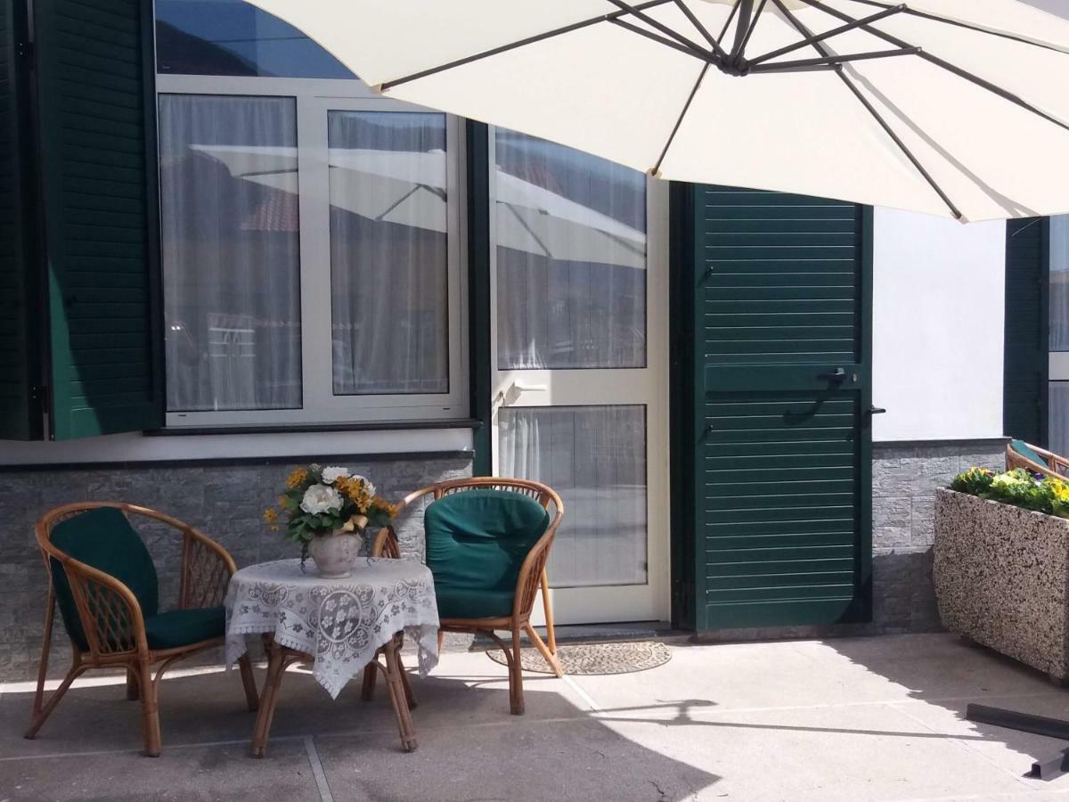 Holiday House Lual Аджерола Екстериор снимка